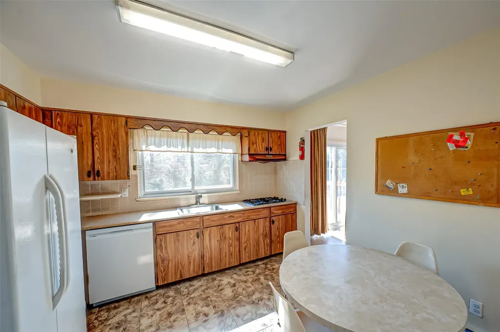 25 Evelyn Drive Bethpage NY 11714