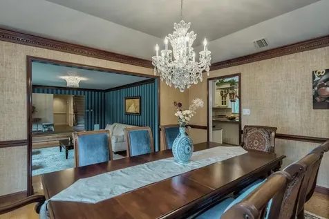 400 Annandale Drive Oyster Bay Cove NY 11791