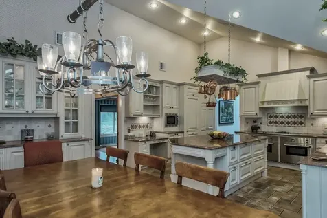 400 Annandale Drive Oyster Bay Cove NY 11791