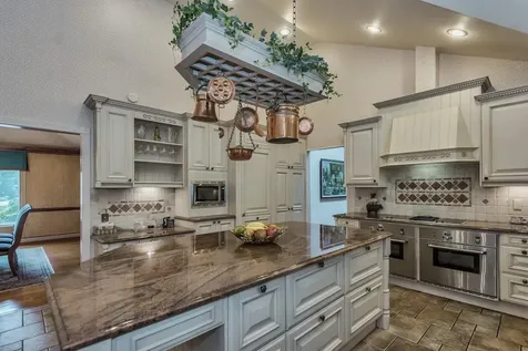 400 Annandale Drive Oyster Bay Cove NY 11791