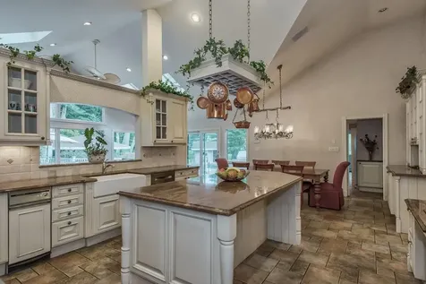 400 Annandale Drive Oyster Bay Cove NY 11791