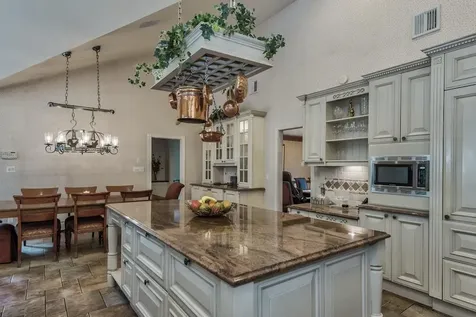 400 Annandale Drive Oyster Bay Cove NY 11791