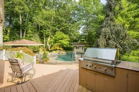 400 Annandale Drive Oyster Bay Cove NY 11791