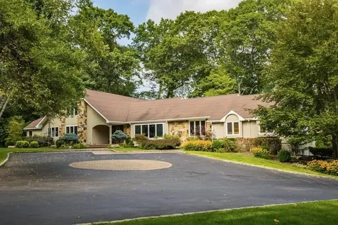 400 Annandale Drive Oyster Bay Cove NY 11791