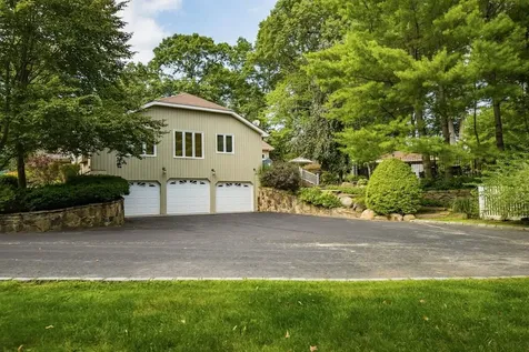 400 Annandale Drive Oyster Bay Cove NY 11791