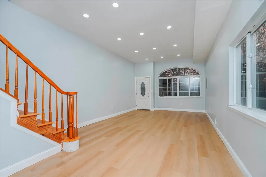 61 Sunset Avenue Staten Island NY 10314