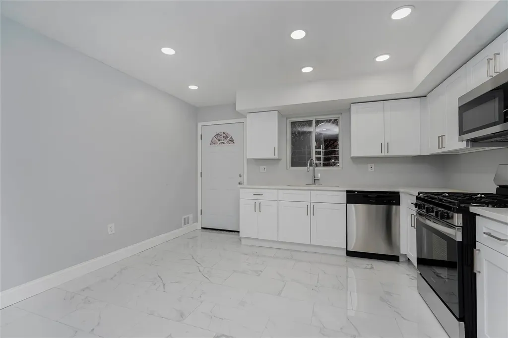 61 Sunset Avenue Staten Island NY 10314