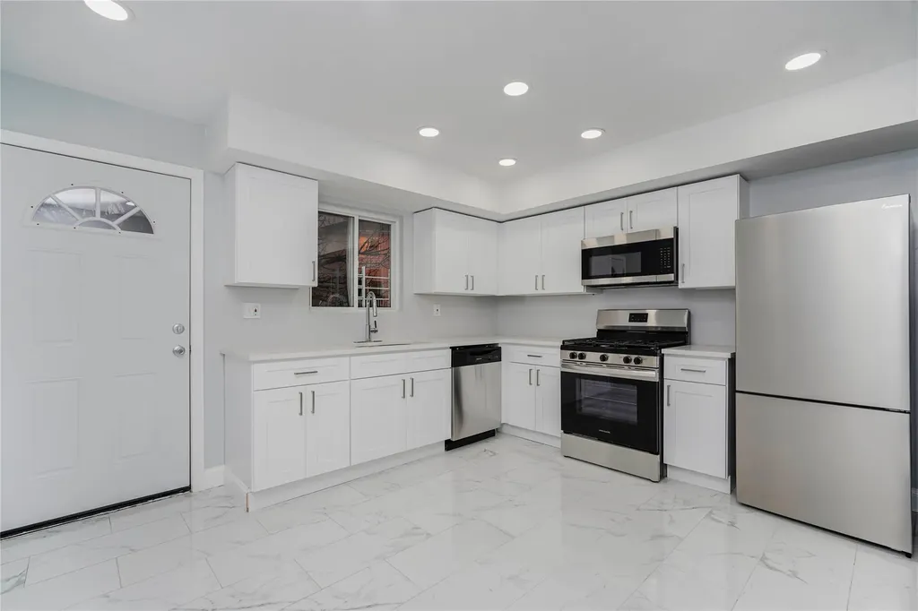 61 Sunset Avenue Staten Island NY 10314