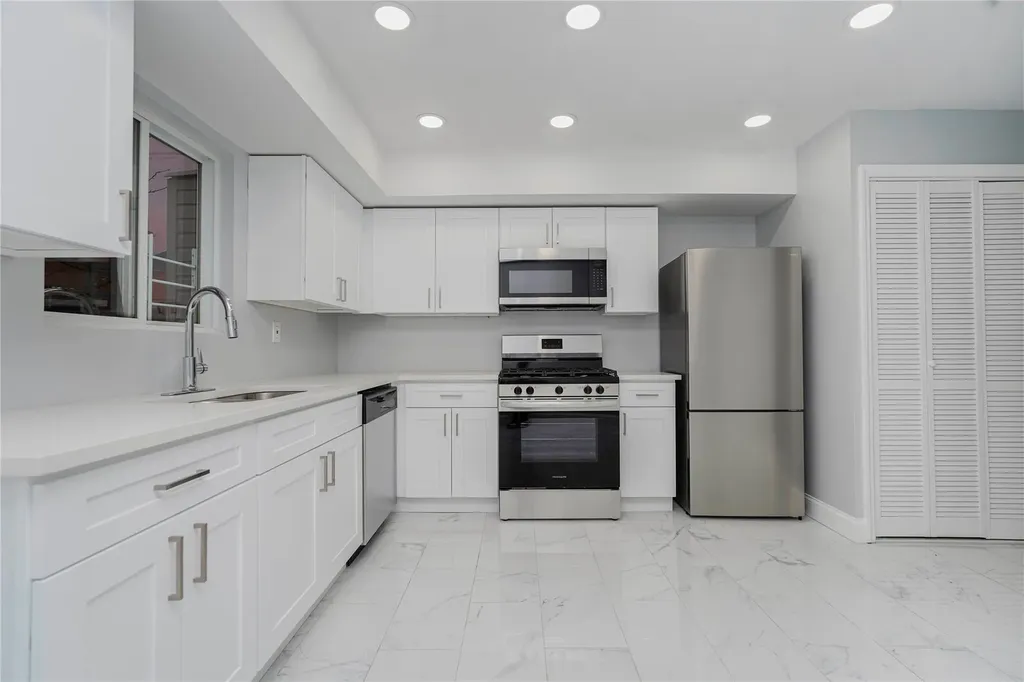 61 Sunset Avenue Staten Island NY 10314
