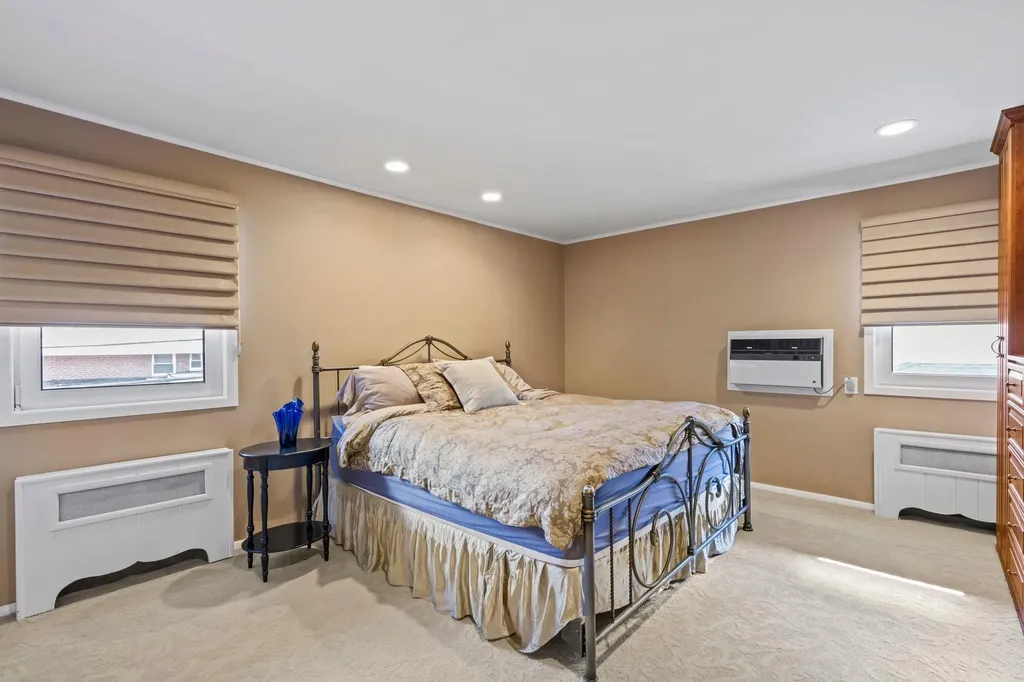 38 Roxton Road Plainview NY 11803