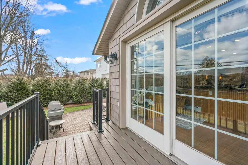 38 Roxton Road Plainview NY 11803