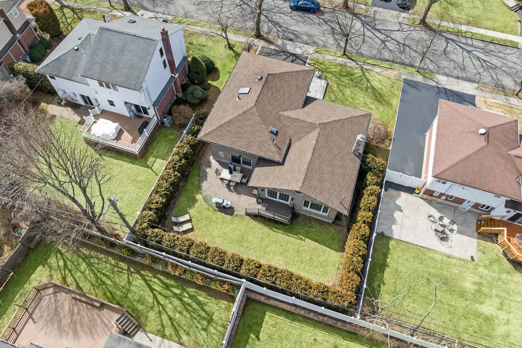38 Roxton Road Plainview NY 11803