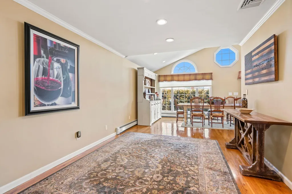 38 Roxton Road Plainview NY 11803