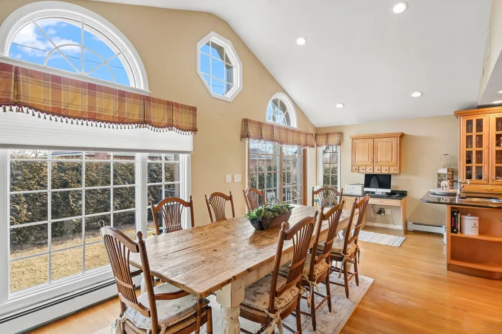 38 Roxton Road Plainview NY 11803