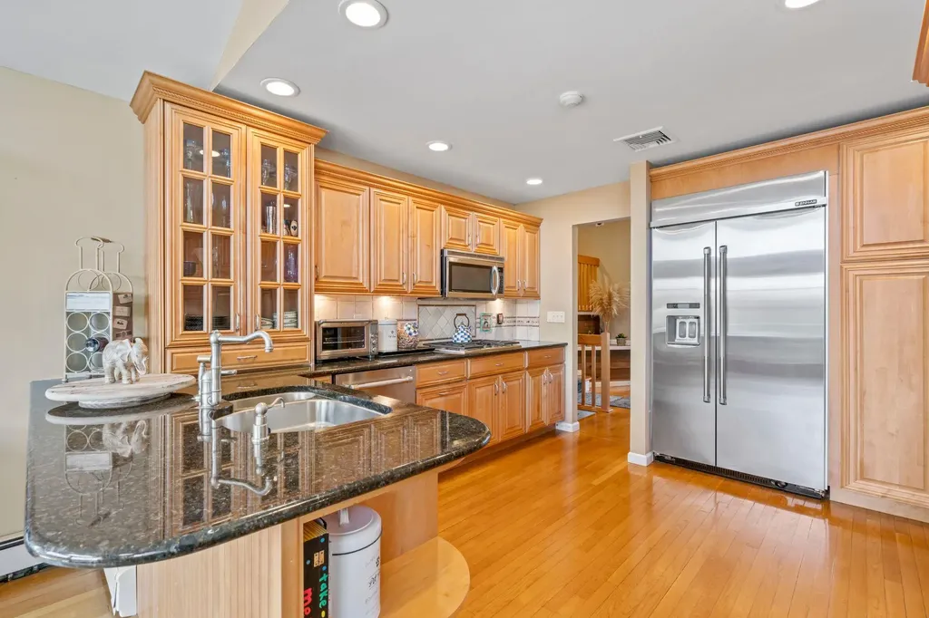 38 Roxton Road Plainview NY 11803