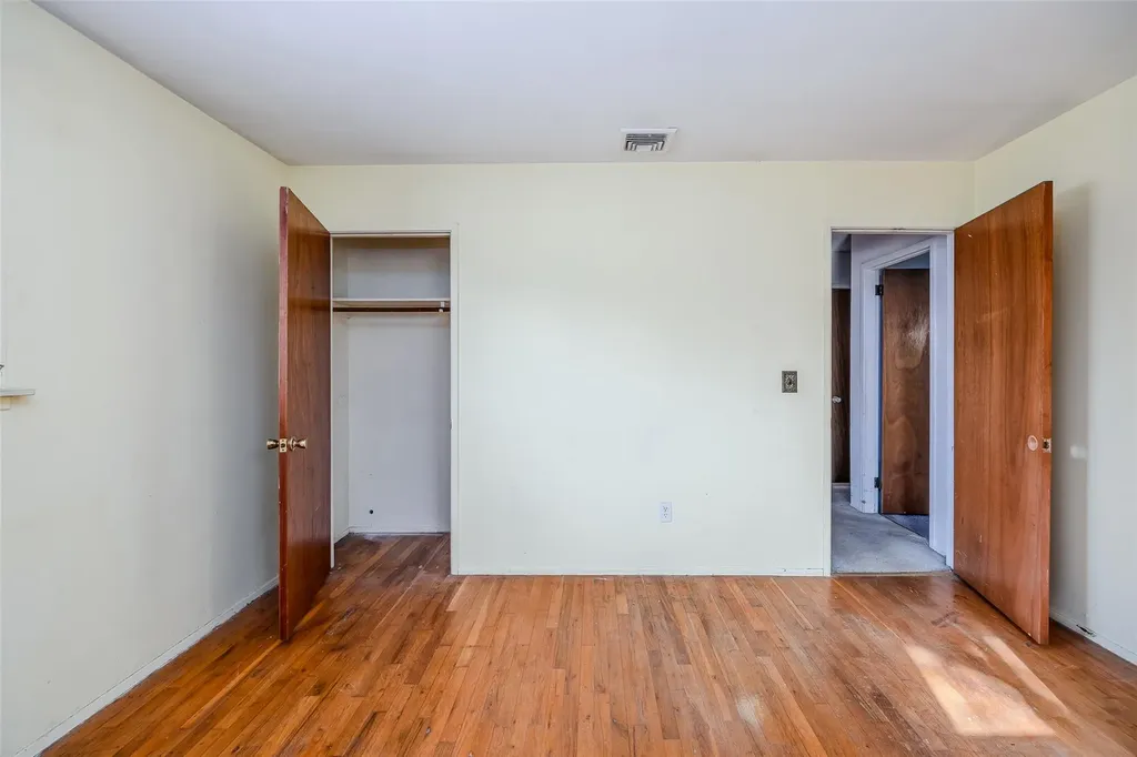 65 Byron Way Oakdale NY 11769