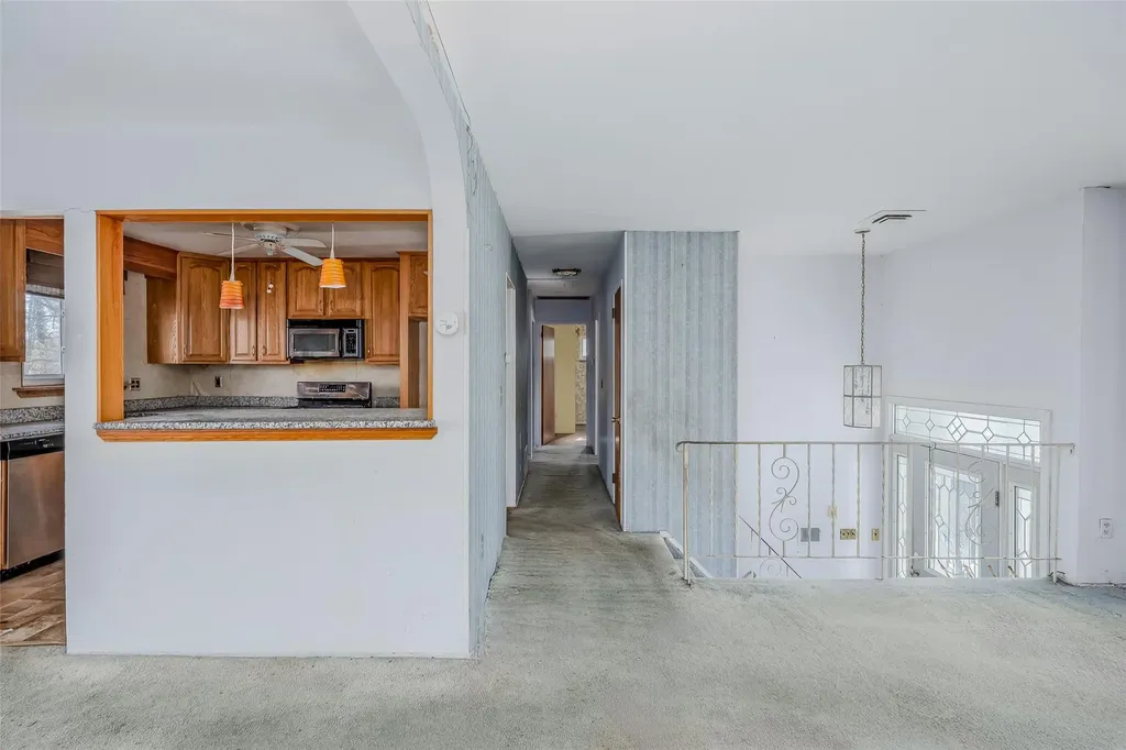 65 Byron Way Oakdale NY 11769