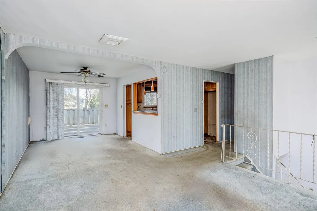 65 Byron Way Oakdale NY 11769
