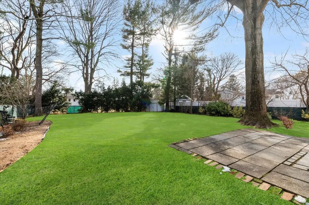 9 Albert Avenue Syosset NY 11791