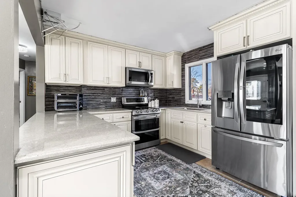 47 E Belmont Street Bay Shore NY 11706