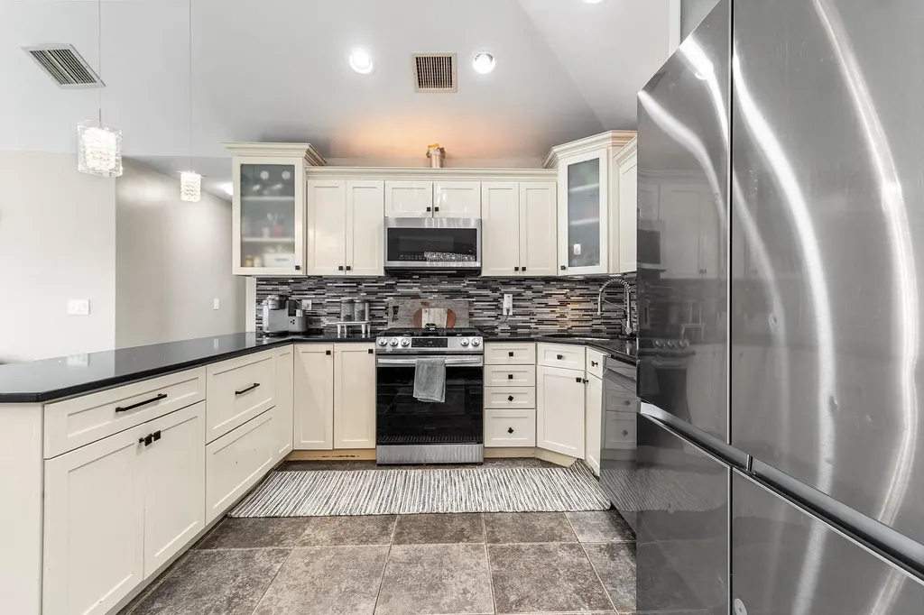 47 E Belmont Street Bay Shore NY 11706