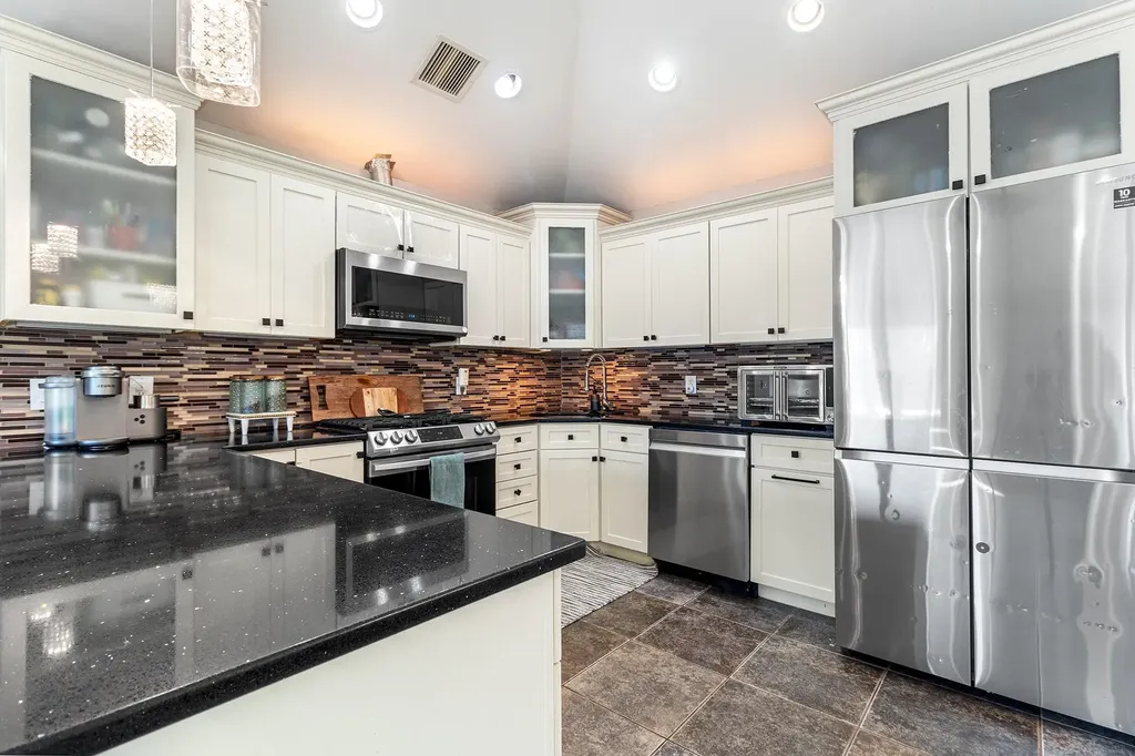 47 E Belmont Street Bay Shore NY 11706