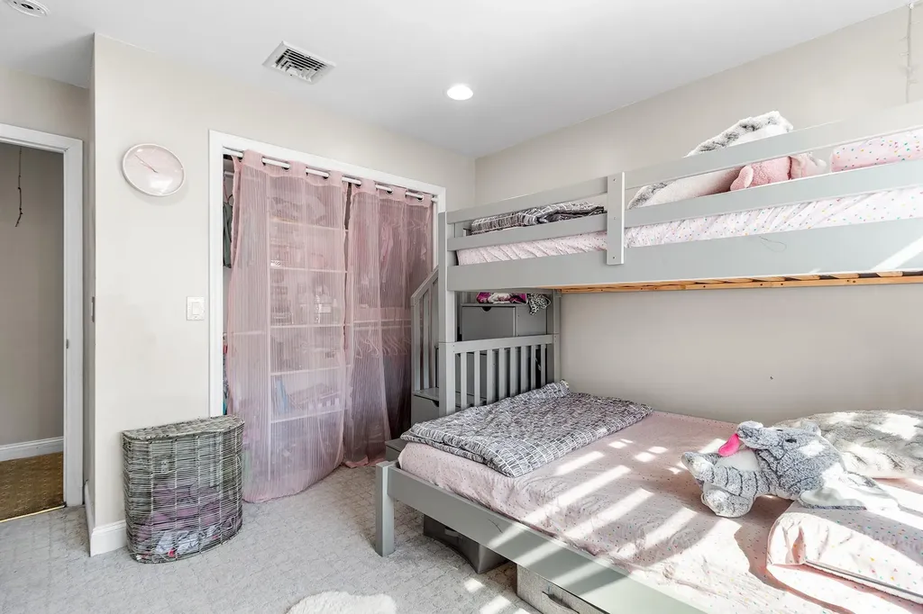 47 E Belmont Street Bay Shore NY 11706