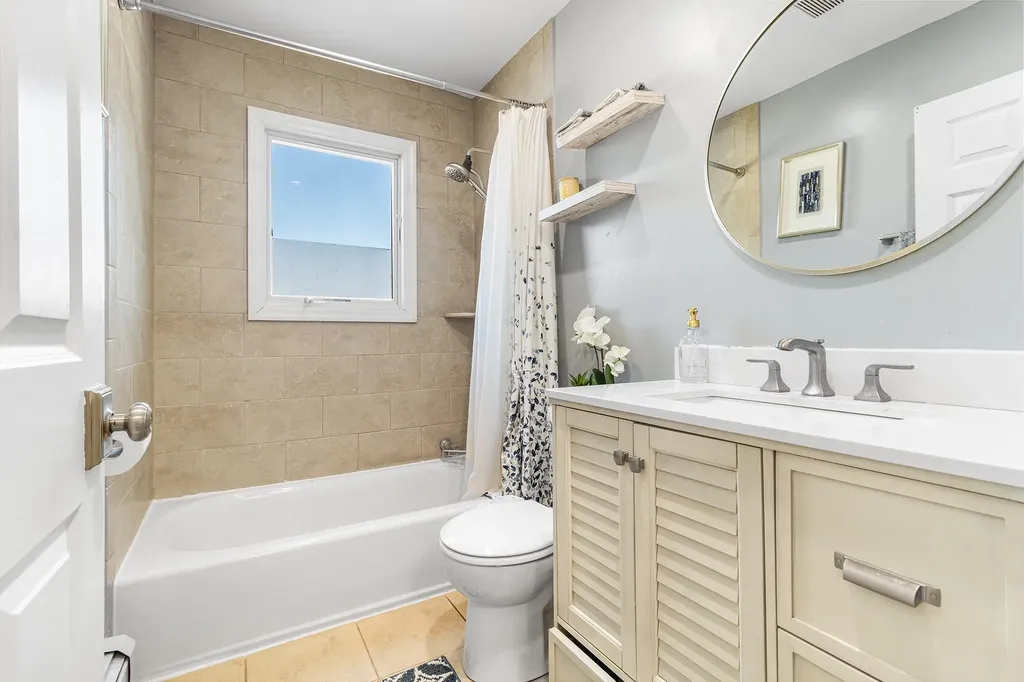47 E Belmont Street Bay Shore NY 11706