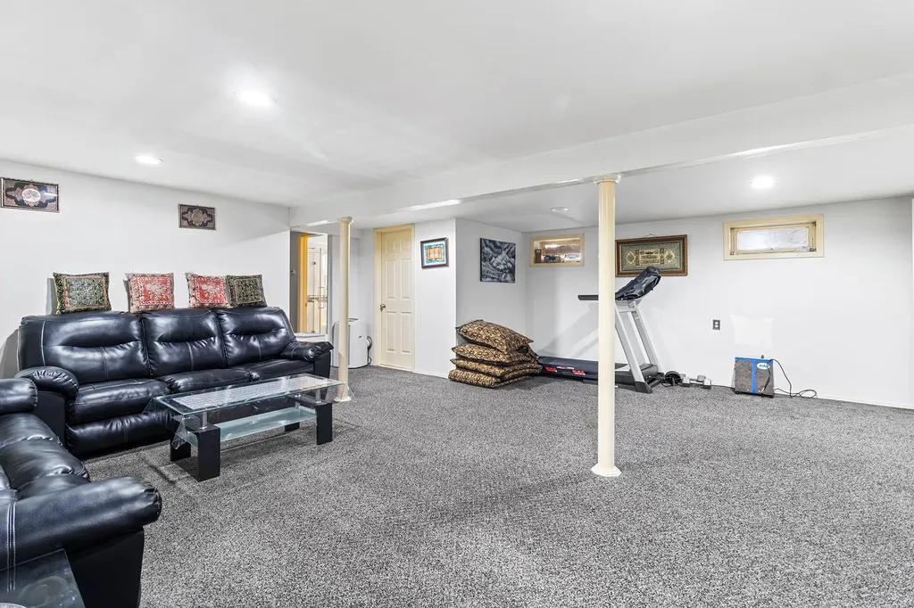47 E Belmont Street Bay Shore NY 11706