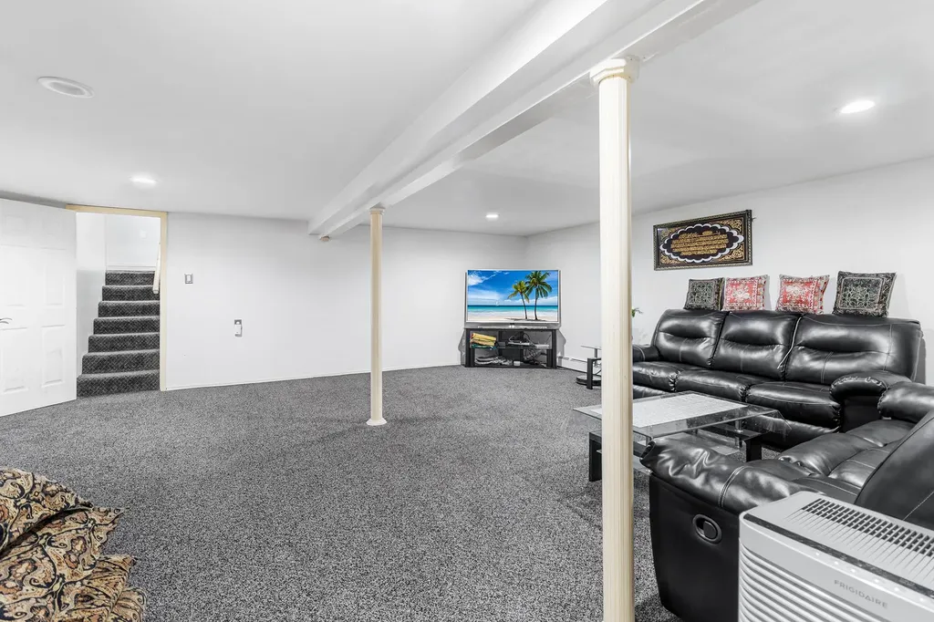 47 E Belmont Street Bay Shore NY 11706