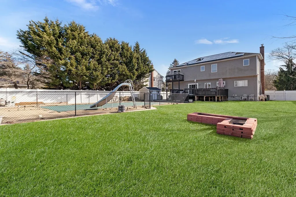 47 E Belmont Street Bay Shore NY 11706