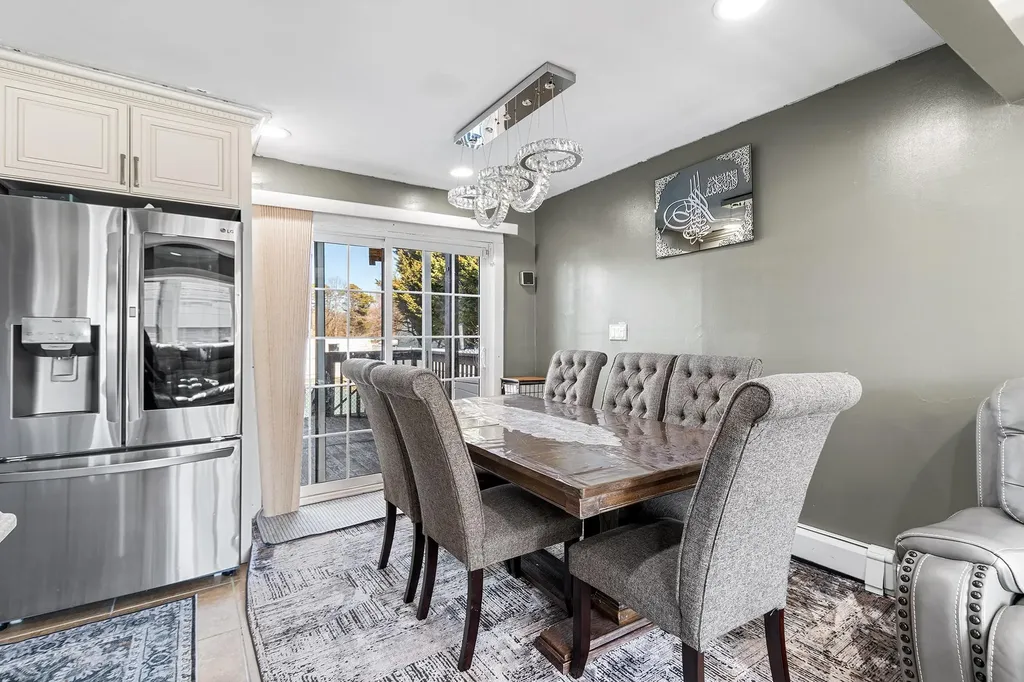 47 E Belmont Street Bay Shore NY 11706