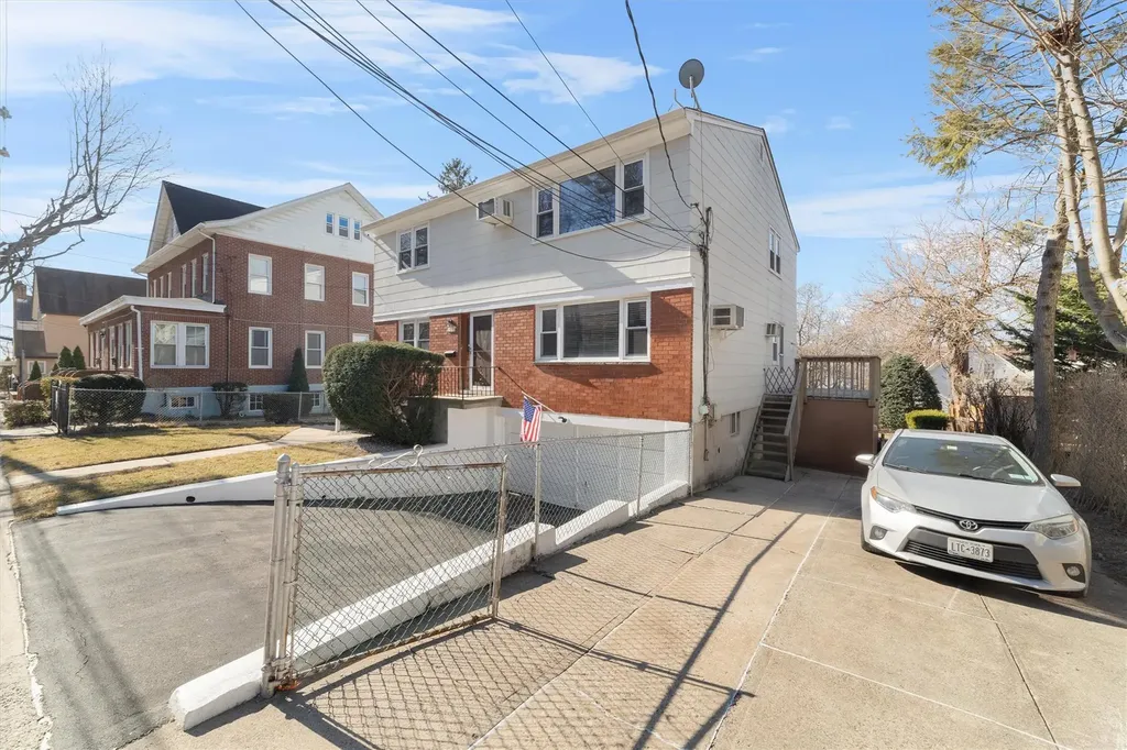 105 Hillview Avenue Yonkers NY 10704