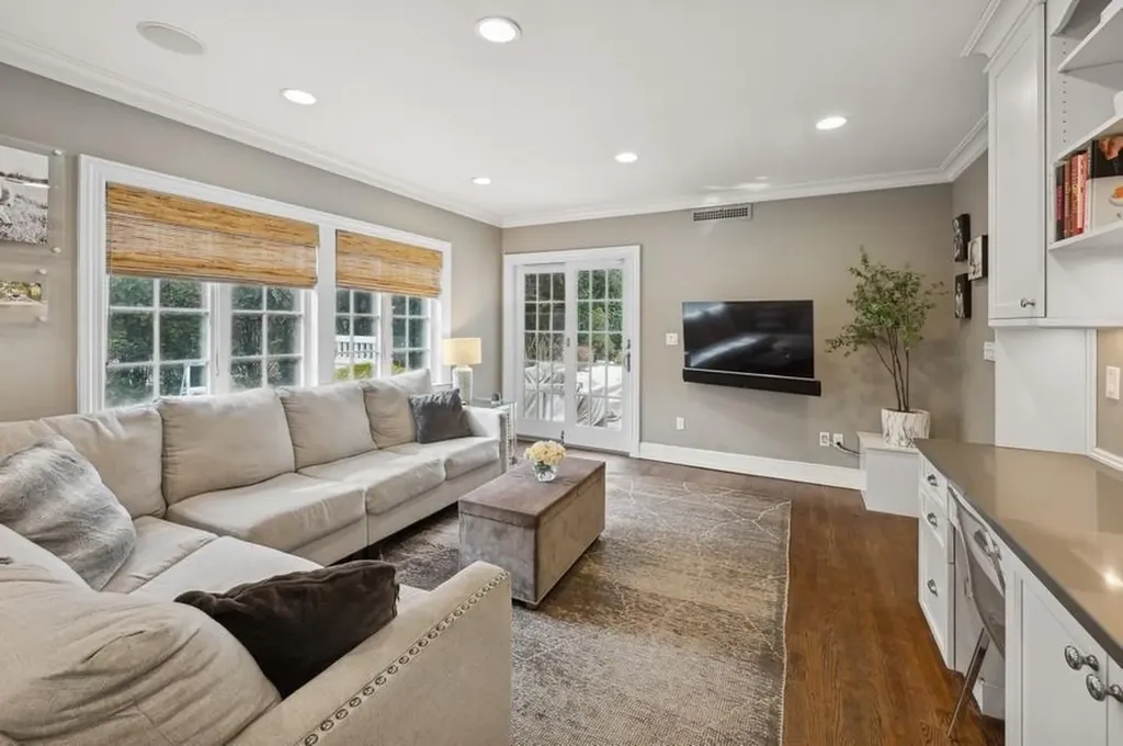 97 Aka 101 Boulder Trail Bronxville NY 10708