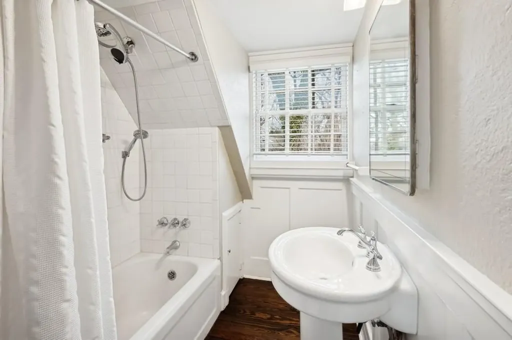 97 Aka 101 Boulder Trail Bronxville NY 10708