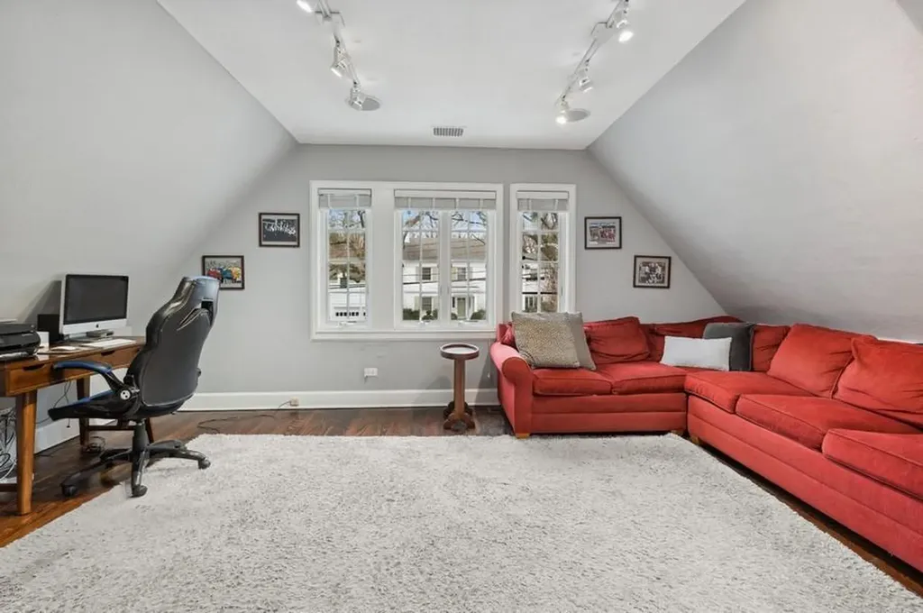 97 Aka 101 Boulder Trail Bronxville NY 10708