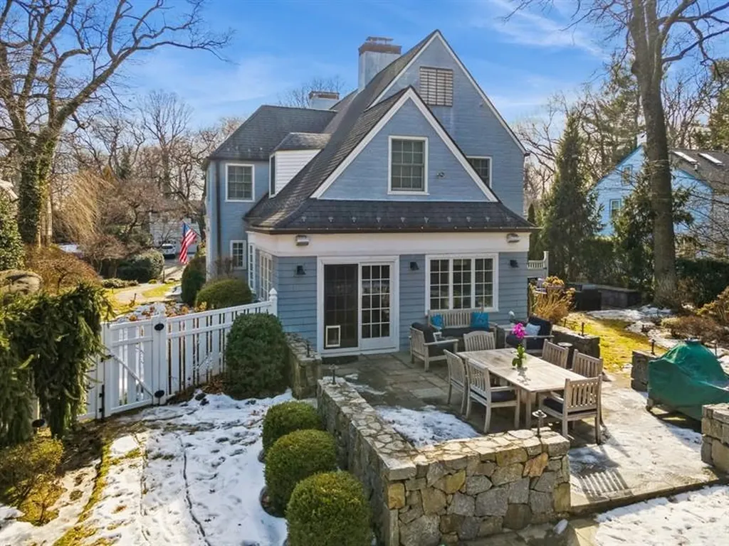 97 Aka 101 Boulder Trail Bronxville NY 10708