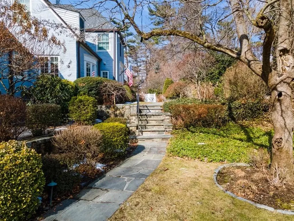 97 Aka 101 Boulder Trail Bronxville NY 10708