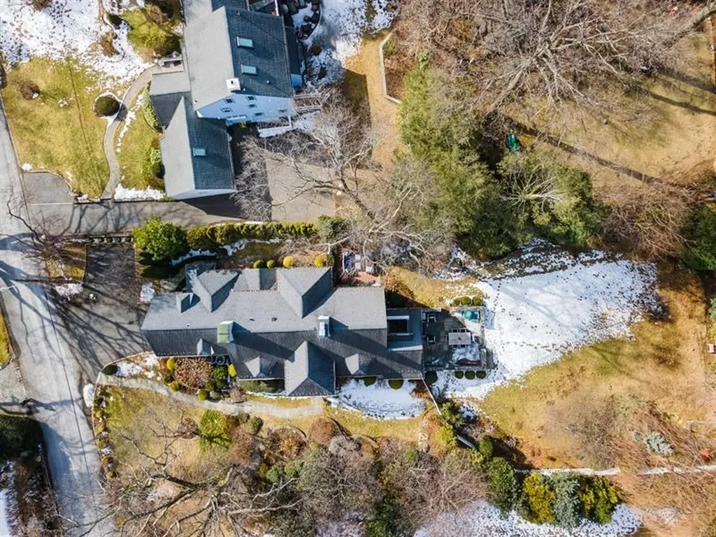 97 Aka 101 Boulder Trail Bronxville NY 10708