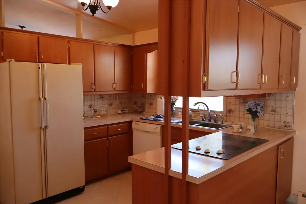 85 Round Hill Road Poughkeepsie NY 12603