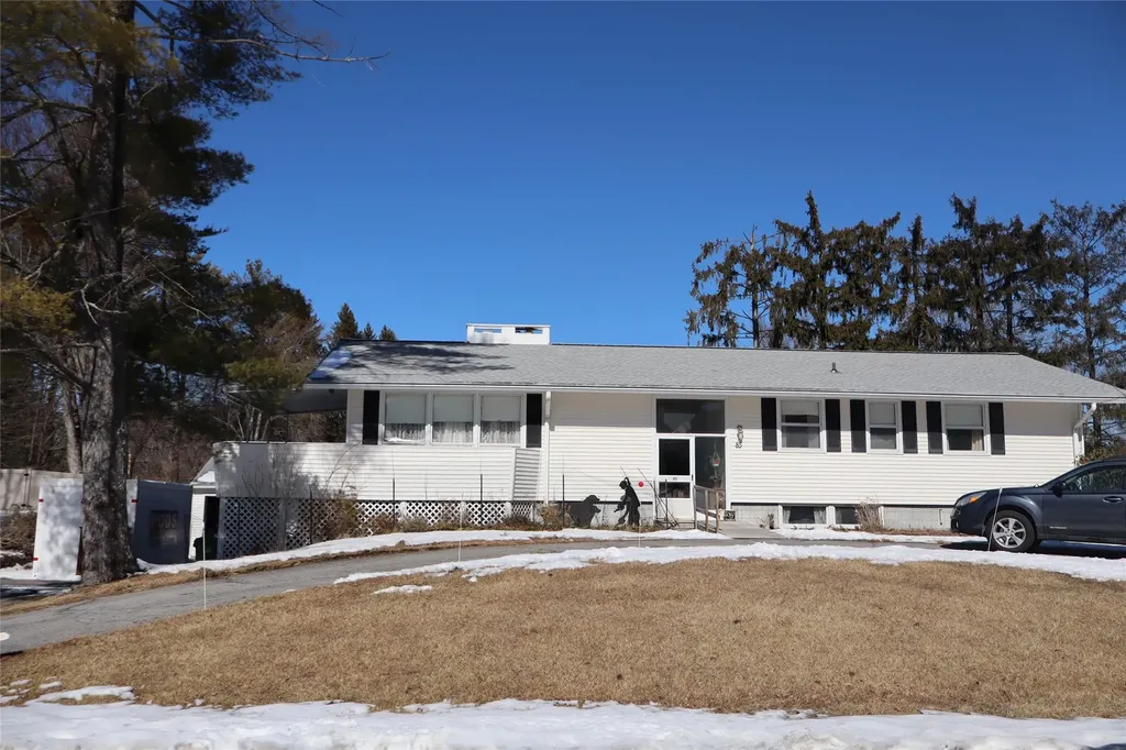 85 Round Hill Road Poughkeepsie NY 12603