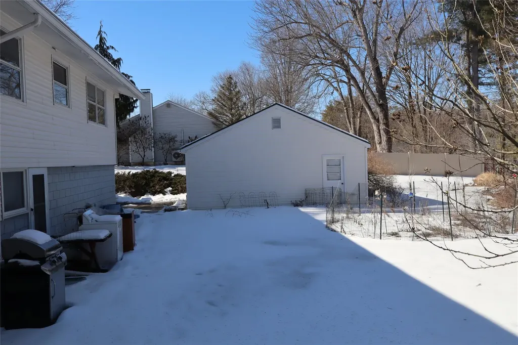 85 Round Hill Road Poughkeepsie NY 12603