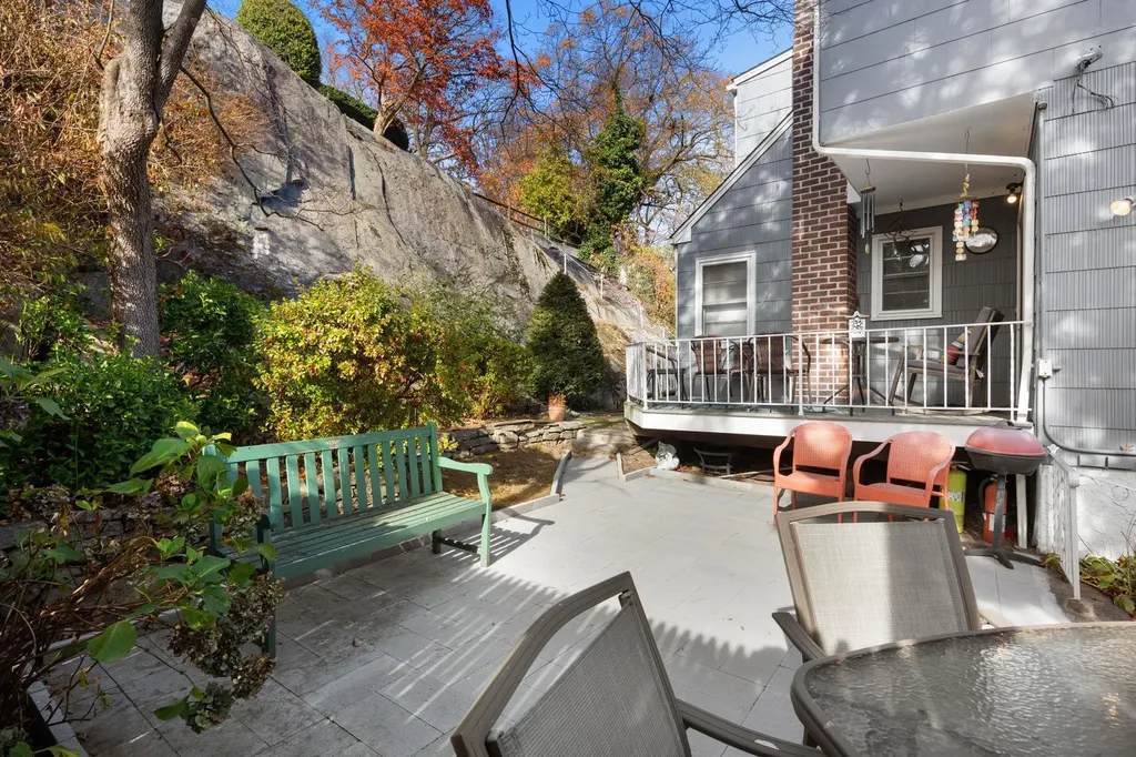 26 Linn Place Yonkers NY 10705