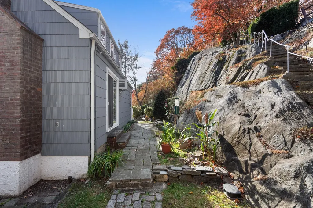 26 Linn Place Yonkers NY 10705