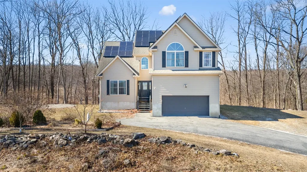 89 Old Post Road Marlboro NY 12542