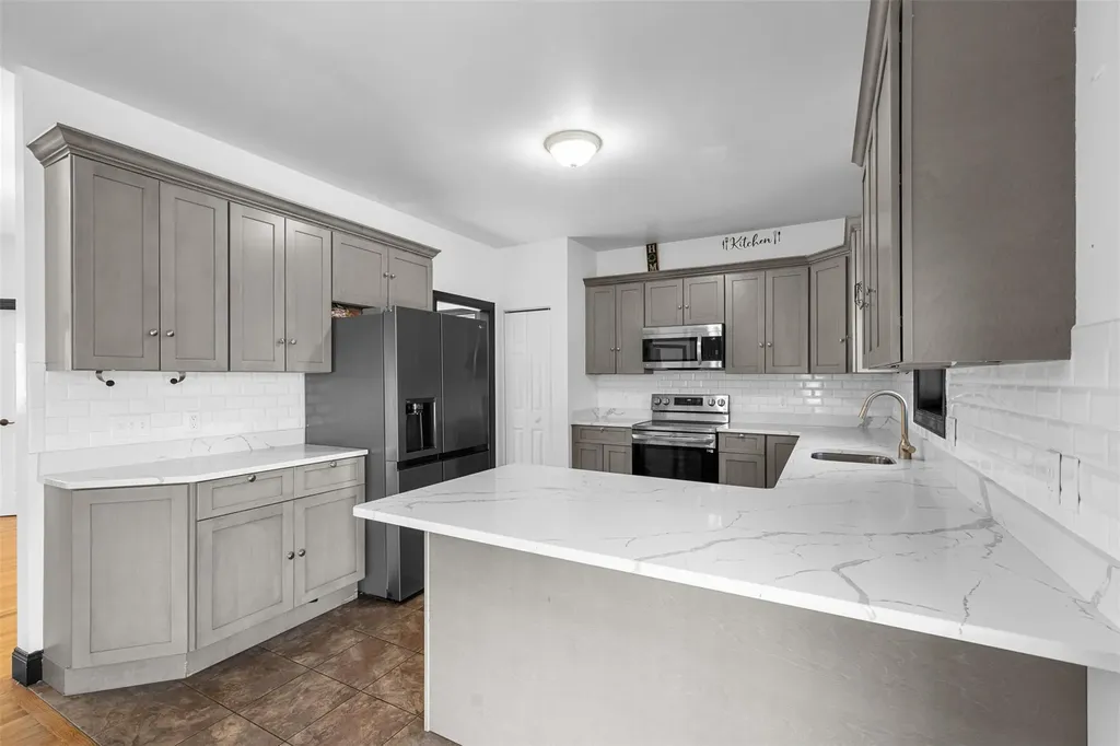 89 Old Post Road Marlboro NY 12542