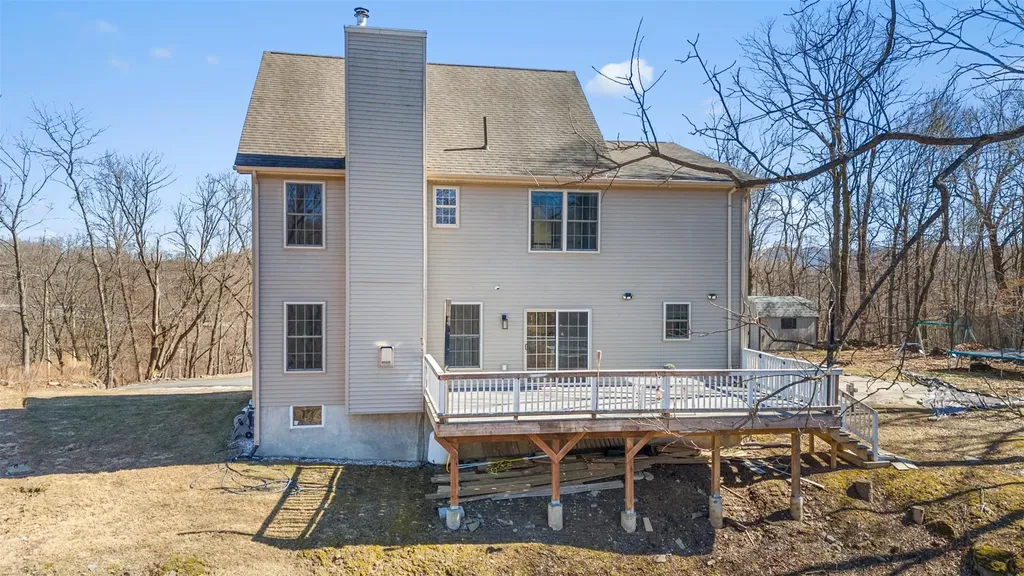 89 Old Post Road Marlboro NY 12542