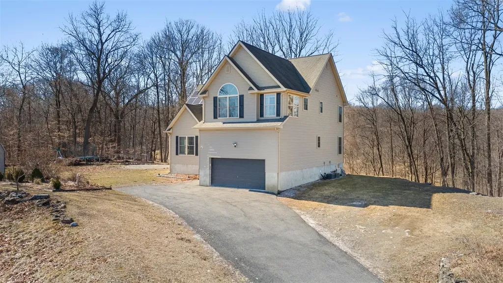 89 Old Post Road Marlboro NY 12542