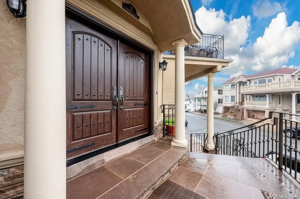 91 Virginia Avenue Long Beach NY 11561