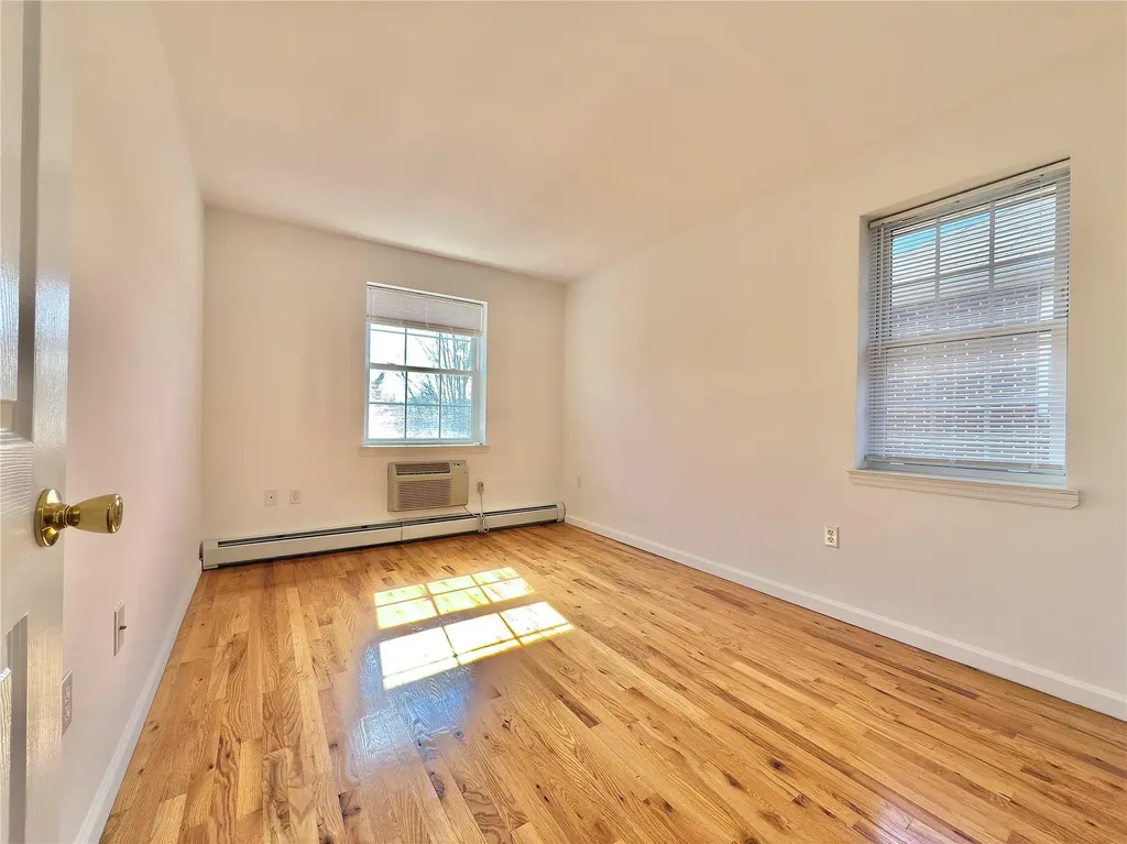 3086 Middletown Road Bronx NY 10461